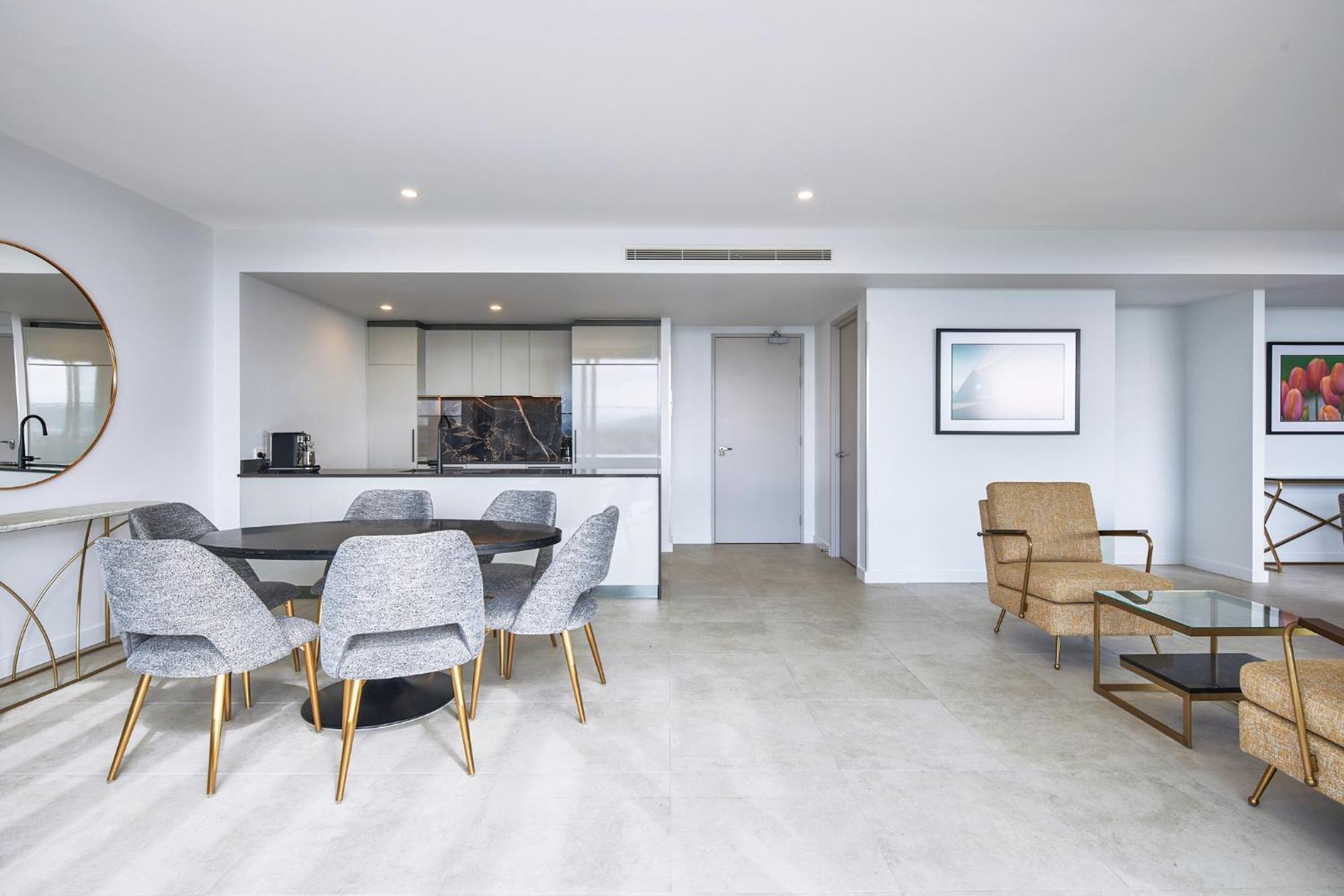 Meriton Suites Camberra Exterior foto A typical apartment interior