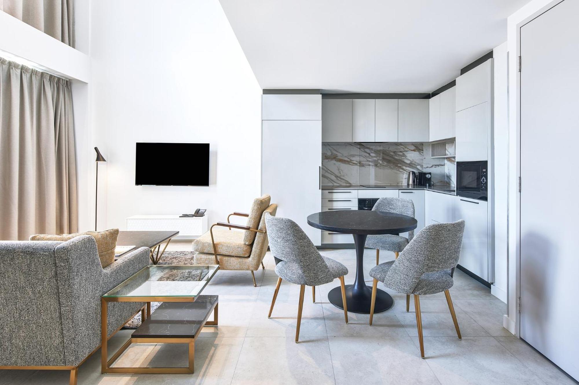 Meriton Suites Camberra Exterior foto A typical apartment at The Collective Old Oak