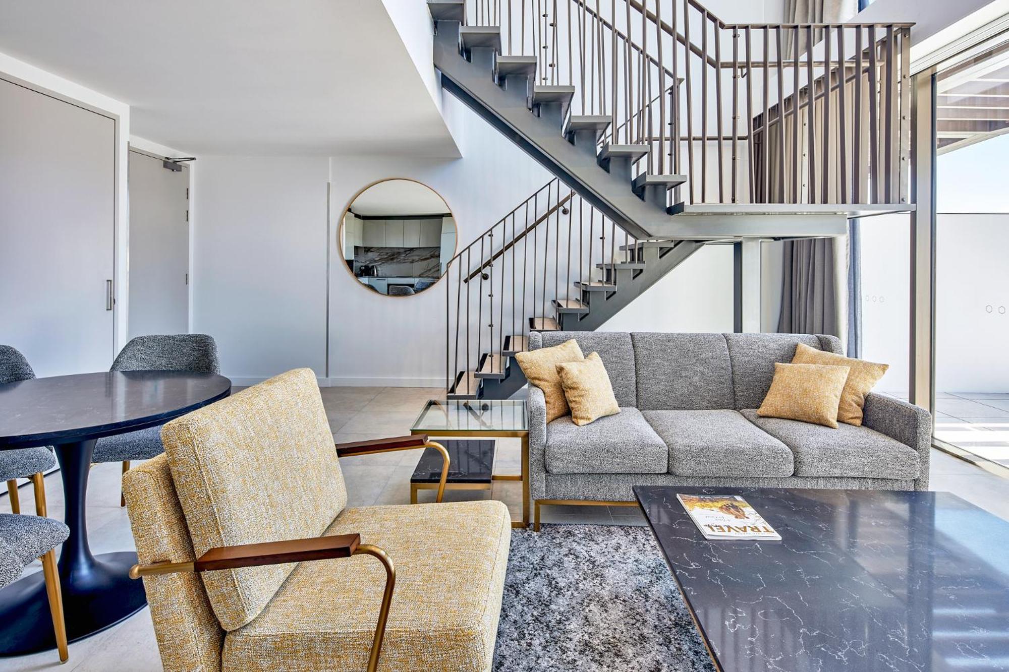 Meriton Suites Camberra Exterior foto Interior of a home in the neighborhood